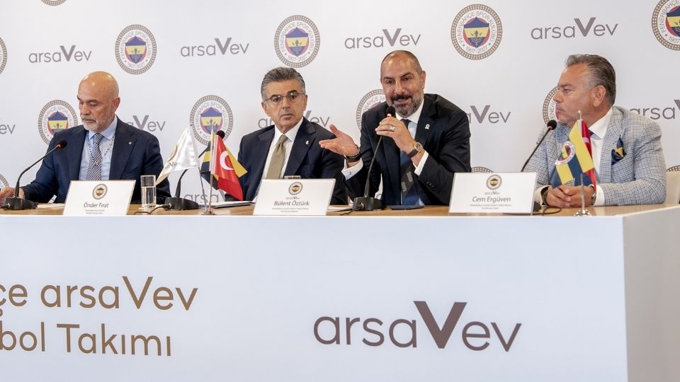 Fenerbahçe’de Kadın Futbol Takımı, arsaVev’e Emanet — Basın Bülteni 2026