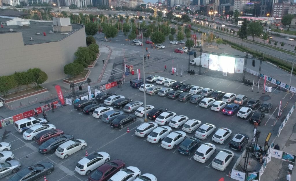 CarrefourSA’dan Pandemi Döneminde Arabalı Açık Hava Sineması Keyfi ile Bir İlk