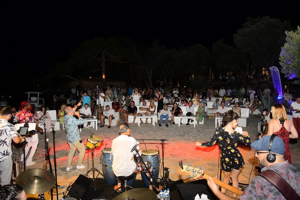 BİSSE Adaia Göcek Konserleri’nin İlkinde Ayhan Sicimoğlu & Latin All Stars Rüzgârı Esti