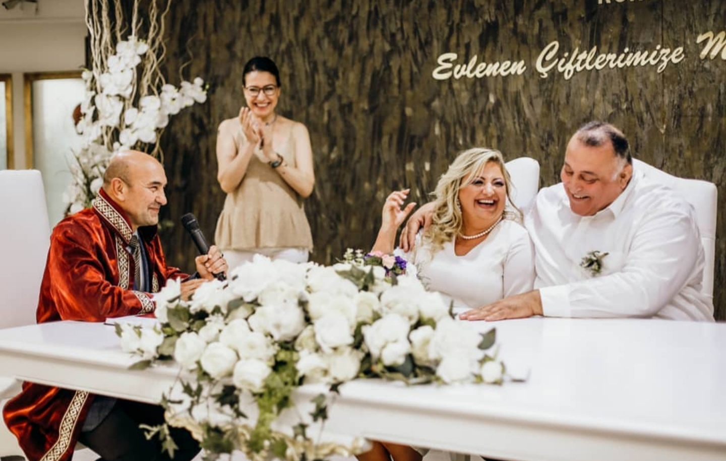 Aslı_-_Erhan_Gölbey_nikah_töreni_(2)