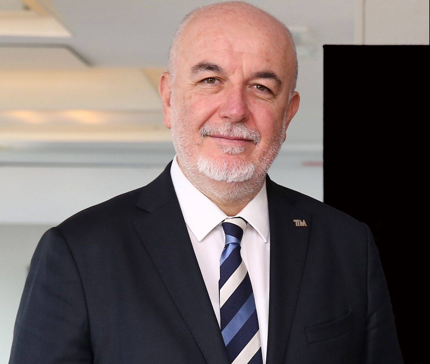 mucevherihracatcilaribirligi_baskani_mustafakamar